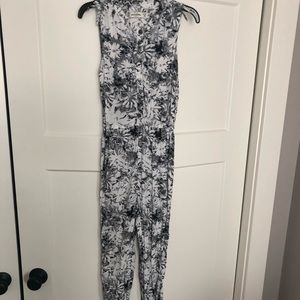 Abercrombie Romper. Gathered elastic waist & ankle